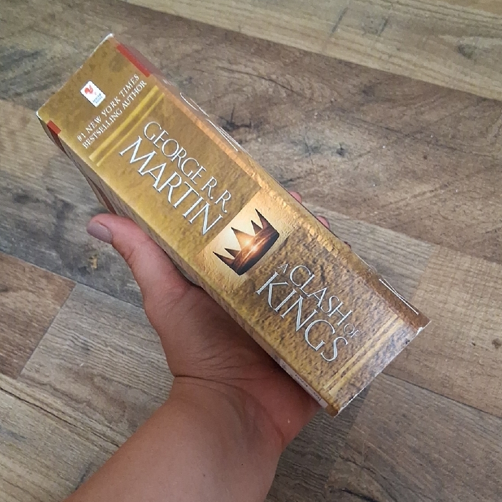 A Clash of Kings by George R.R. Martin Book #2 - Picture 3 of 3